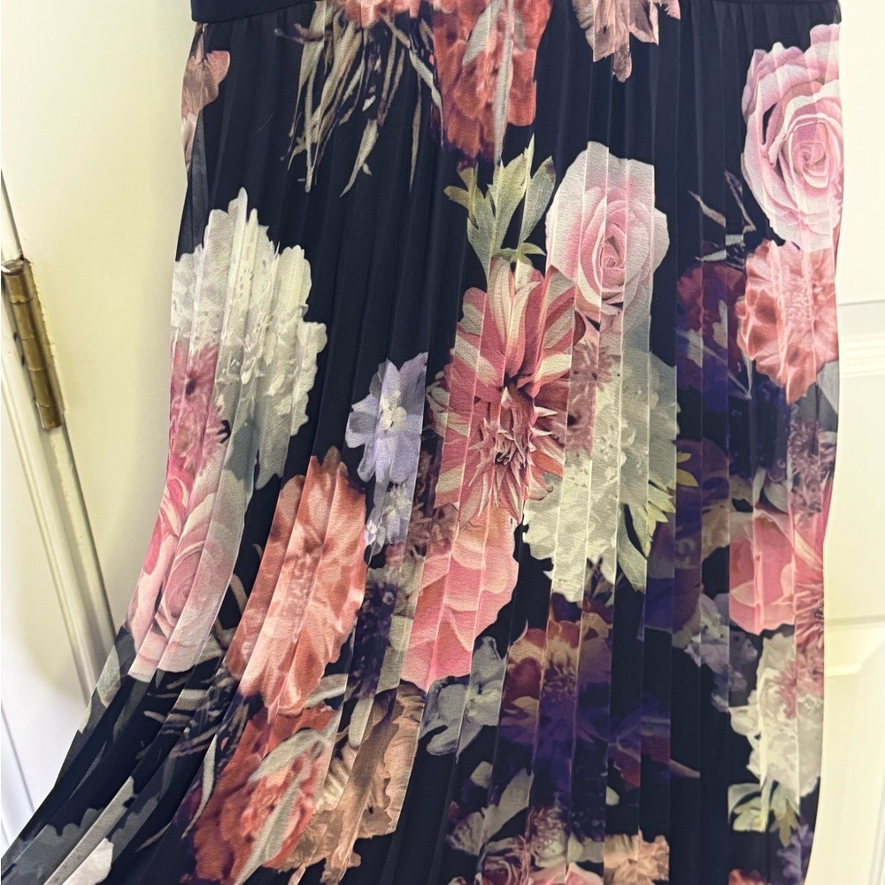 Xscape Black and Pink Pleated Gown with V-neck for Wedding Guest - Picture 7 of 9